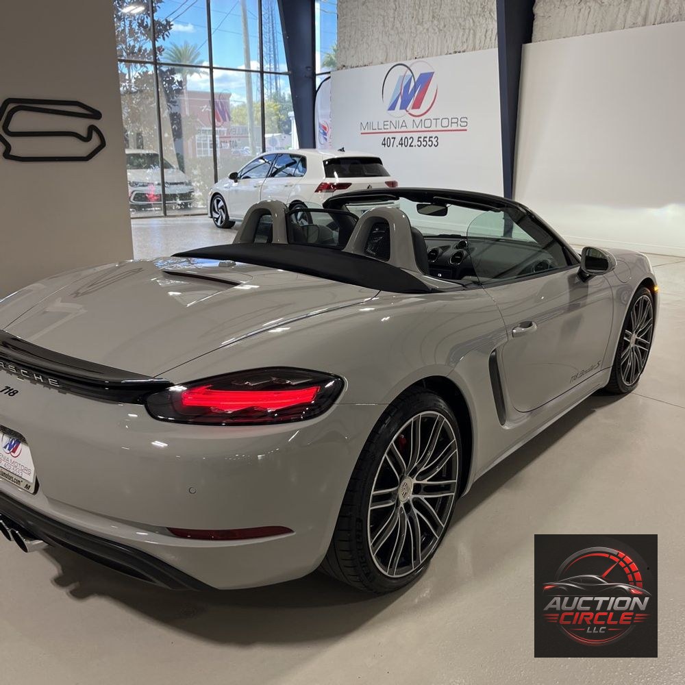 2022 Porsche 718 Boxster S