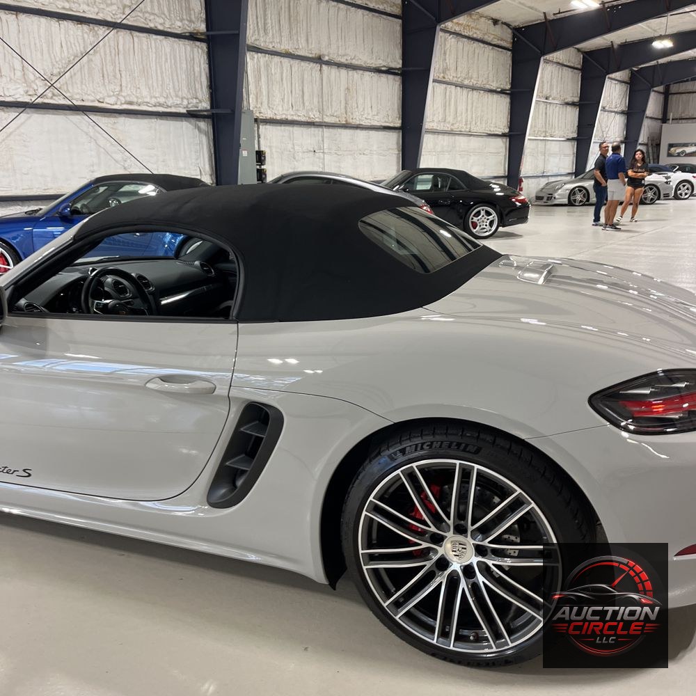 2022 Porsche 718 Boxster S