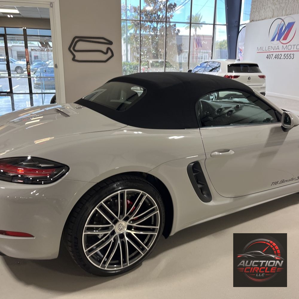 2022 Porsche 718 Boxster S