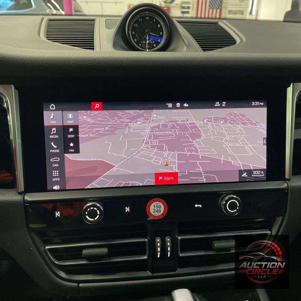 2024 Porsche Macan Base