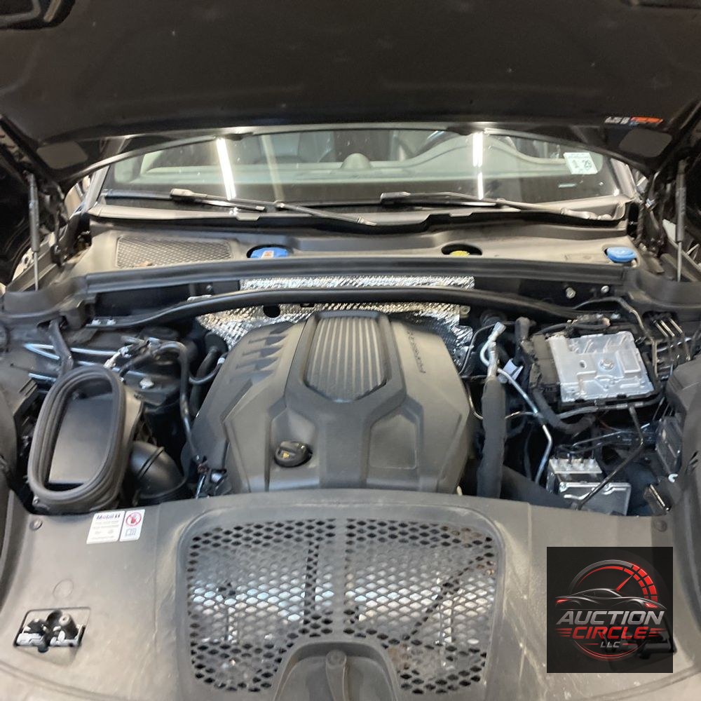 2024 Porsche Macan Base