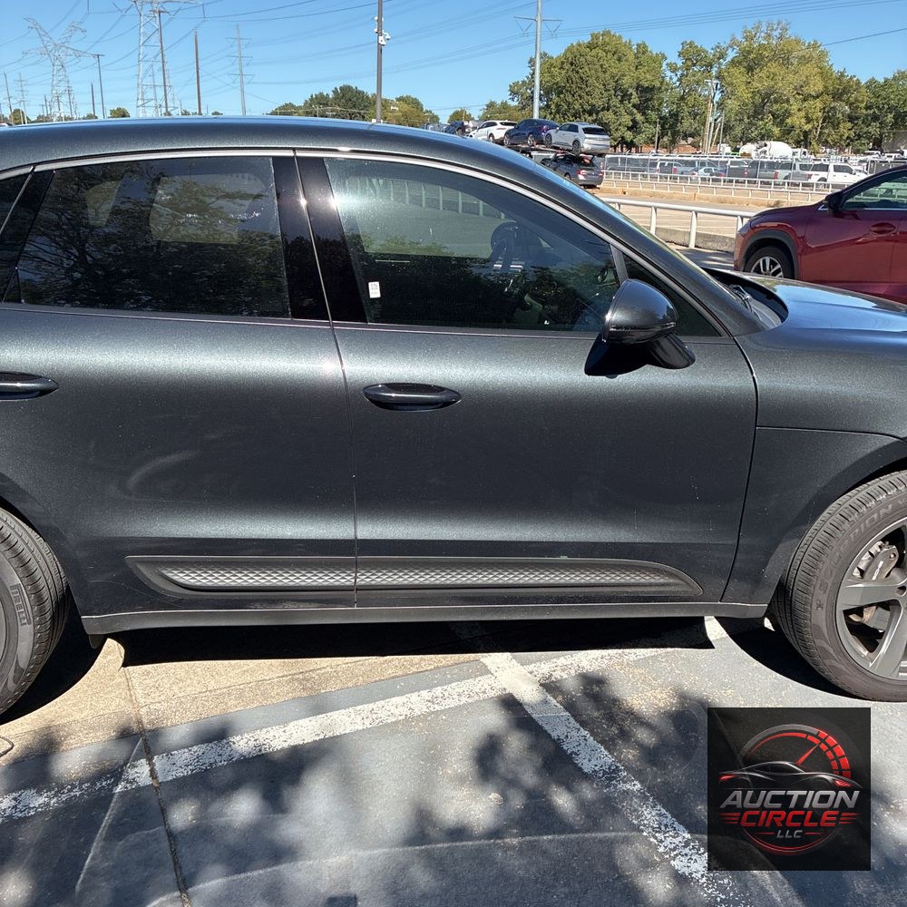 2024 Porsche Macan Base