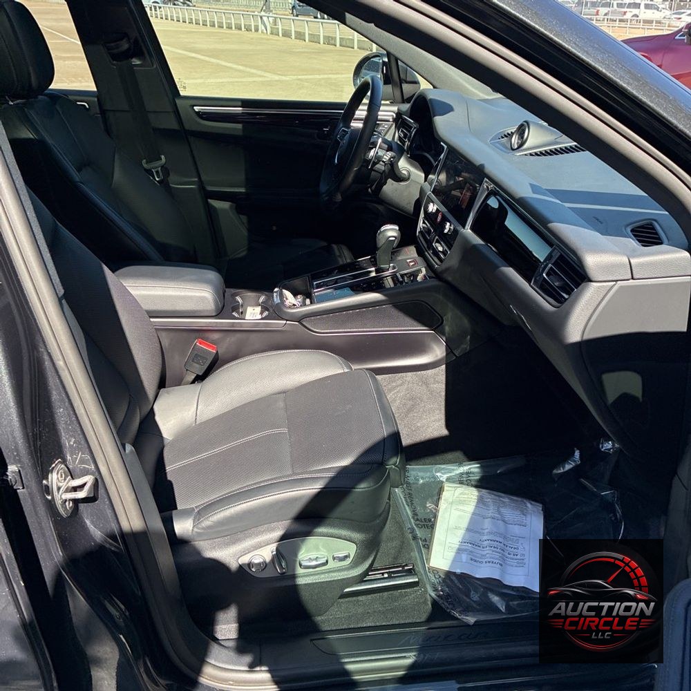 2024 Porsche Macan Base