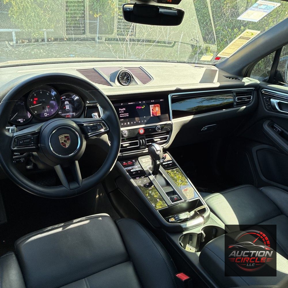 2024 Porsche Macan Base