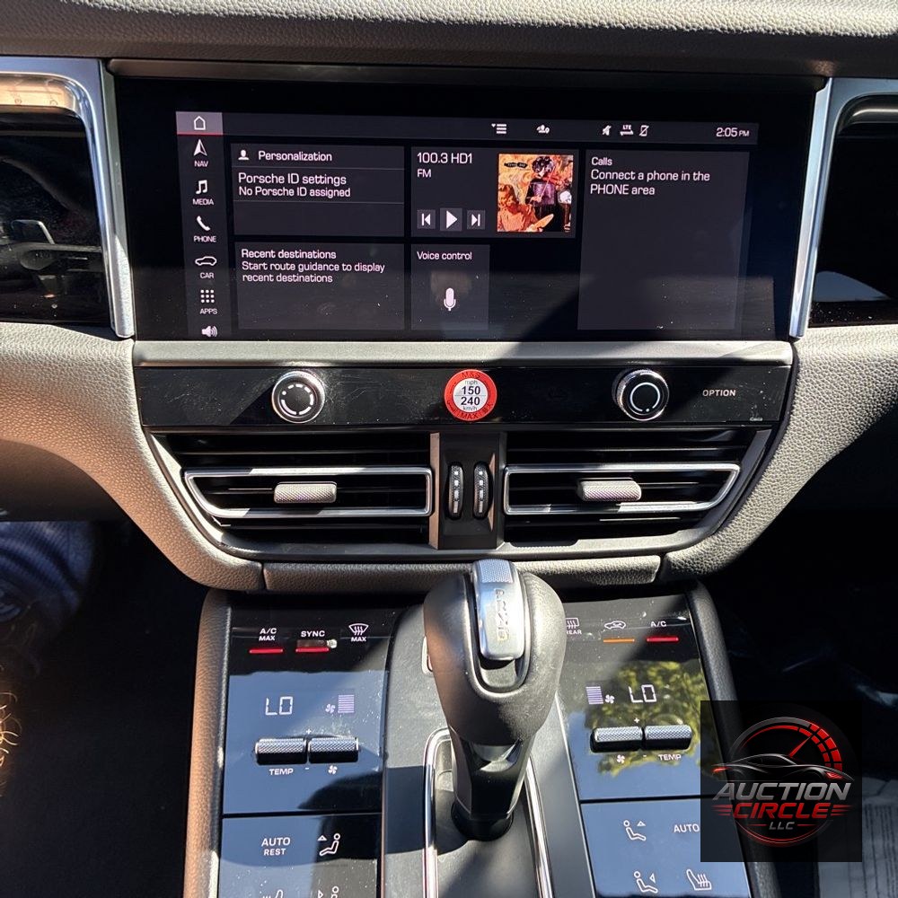 2024 Porsche Macan Base