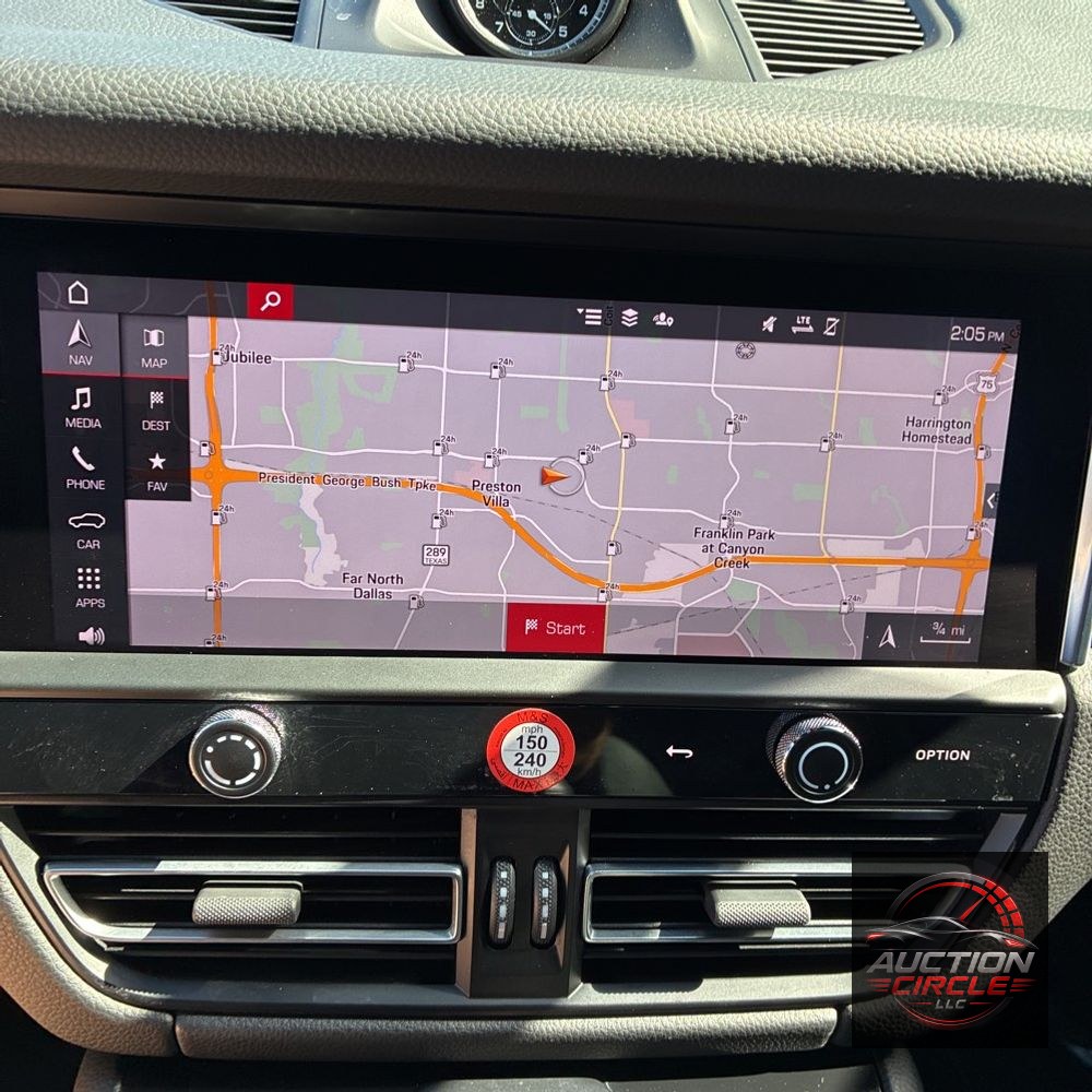 2024 Porsche Macan Base