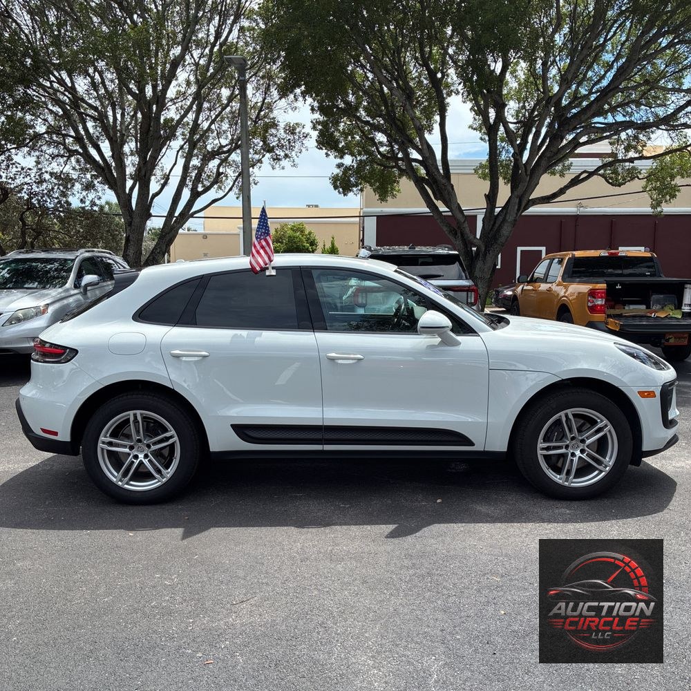2024 Porsche Macan Base