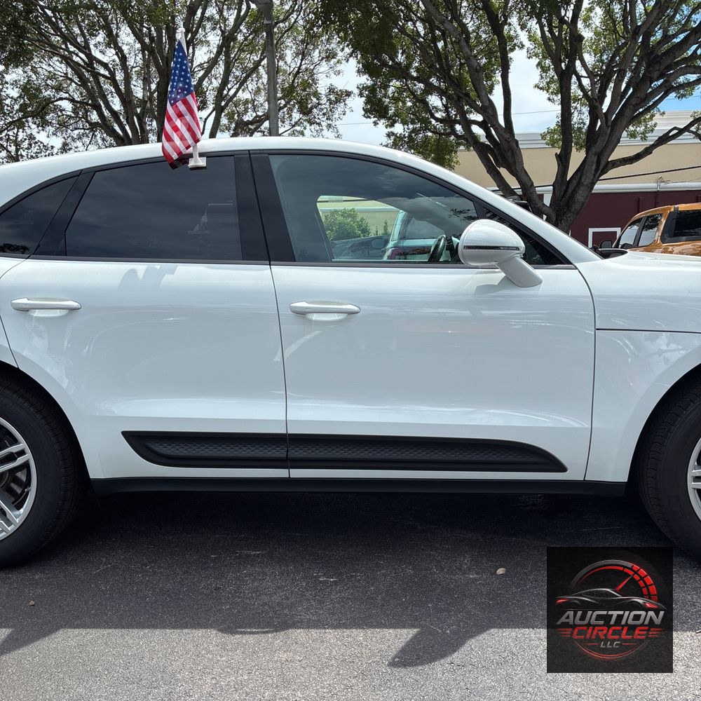 2024 Porsche Macan Base