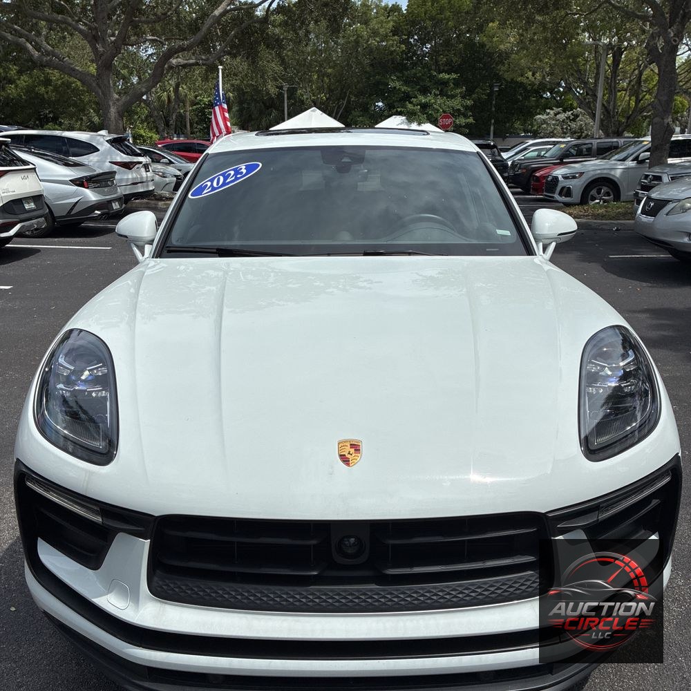 2024 Porsche Macan Base