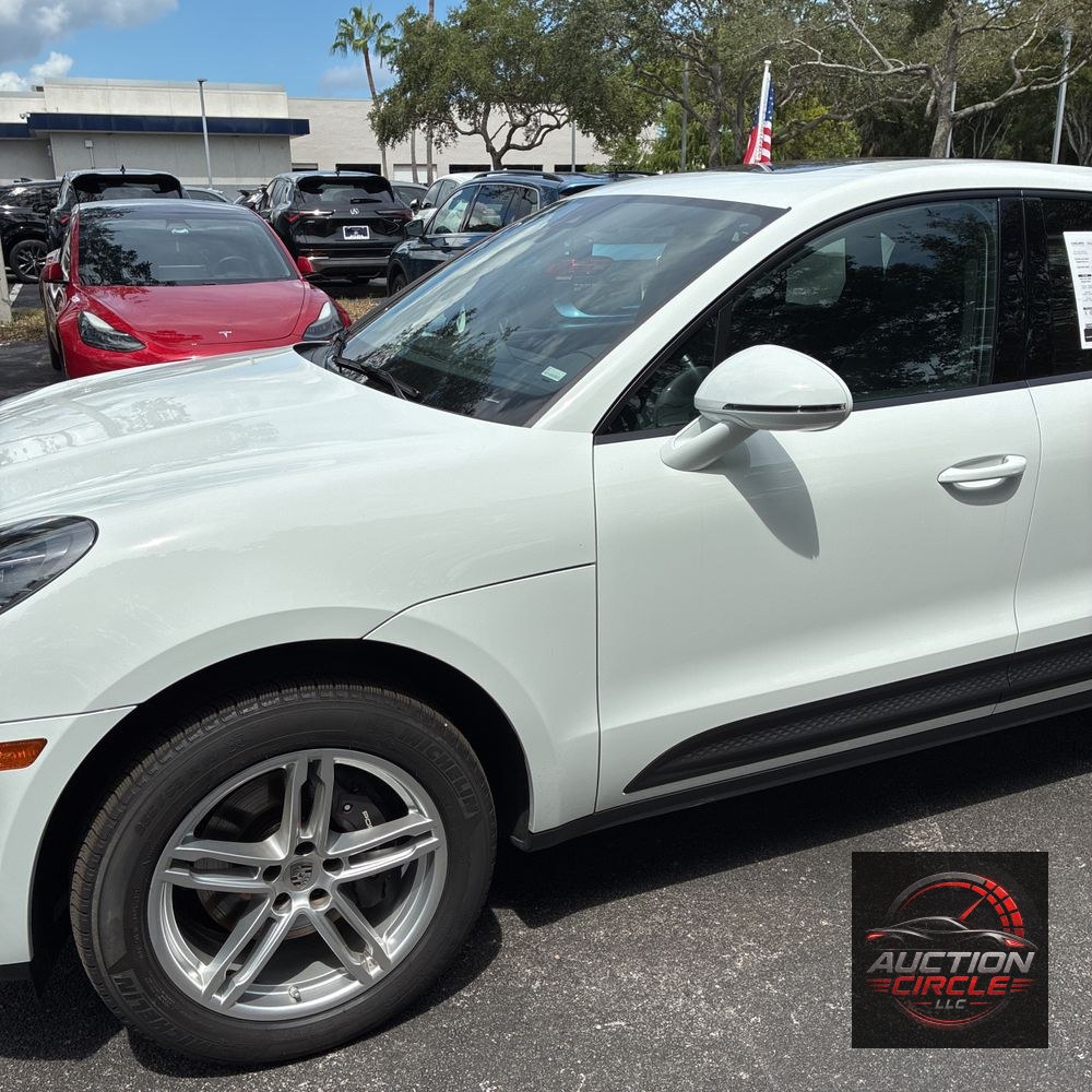 2024 Porsche Macan Base
