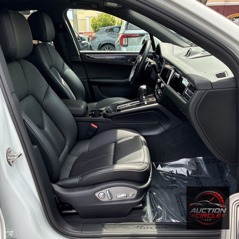 2024 Porsche Macan Base