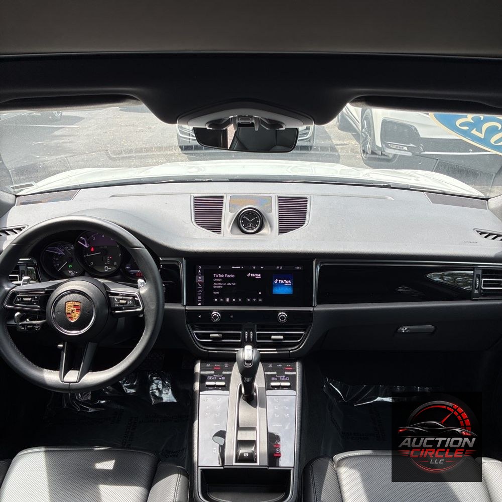 2024 Porsche Macan Base