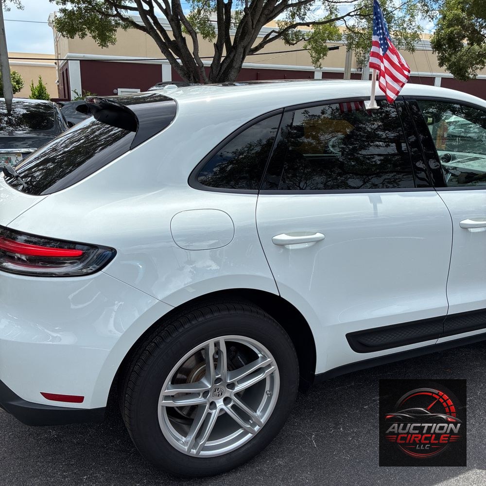 2024 Porsche Macan Base