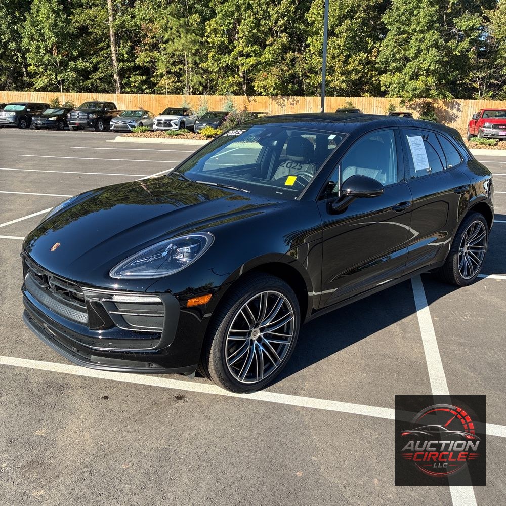 2025 Porsche Macan Base