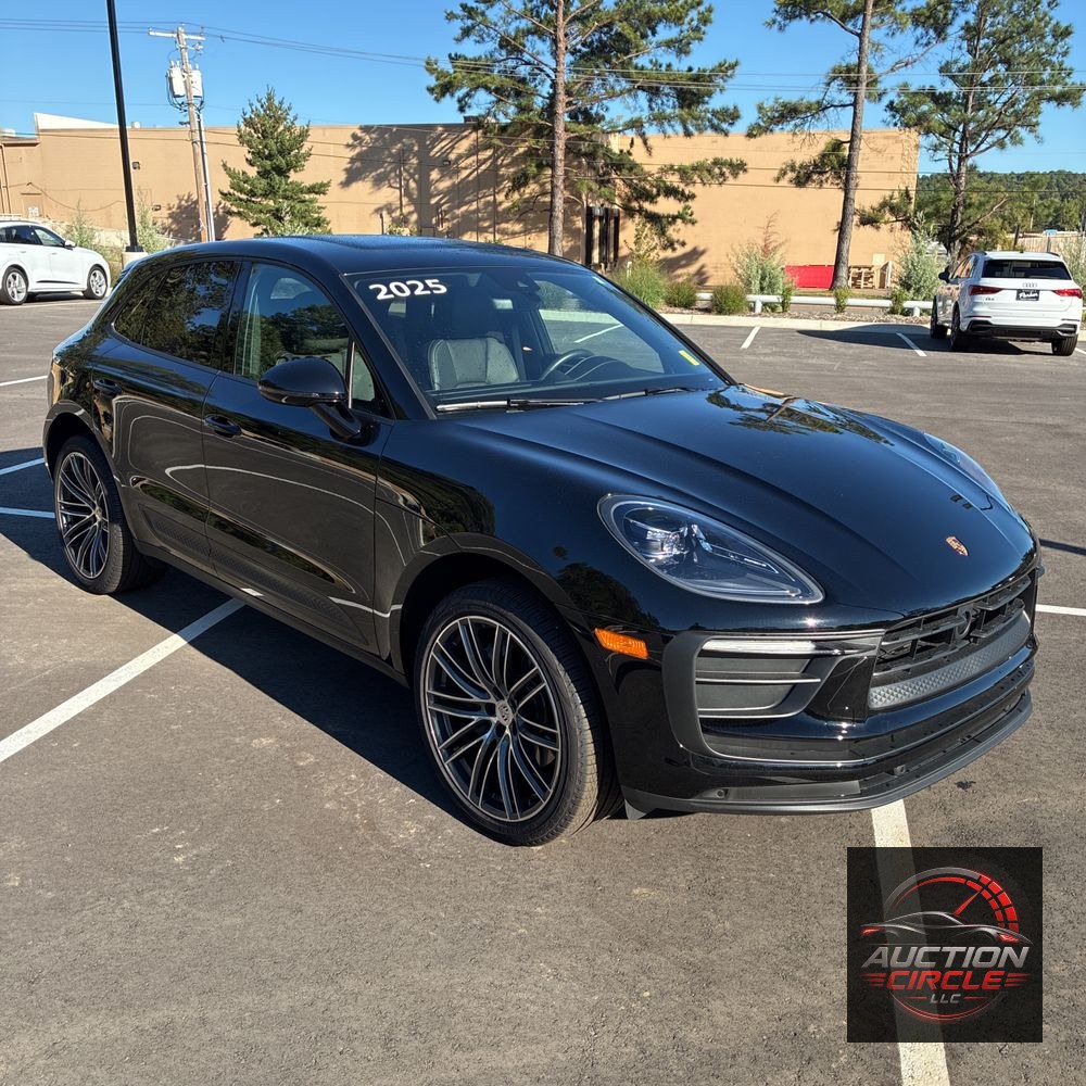 2025 Porsche Macan Base