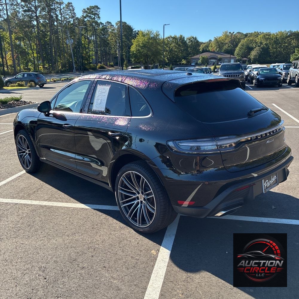 2025 Porsche Macan Base