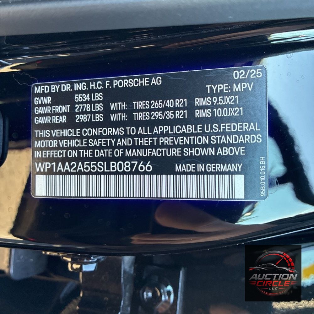 2025 Porsche Macan Base
