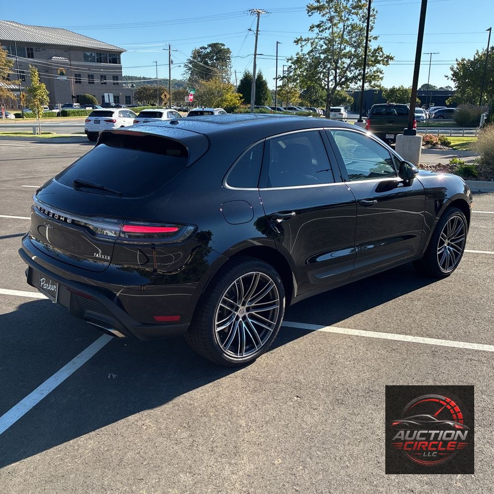 2025 Porsche Macan Base