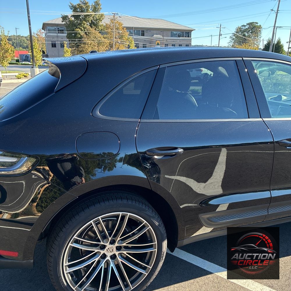 2025 Porsche Macan Base