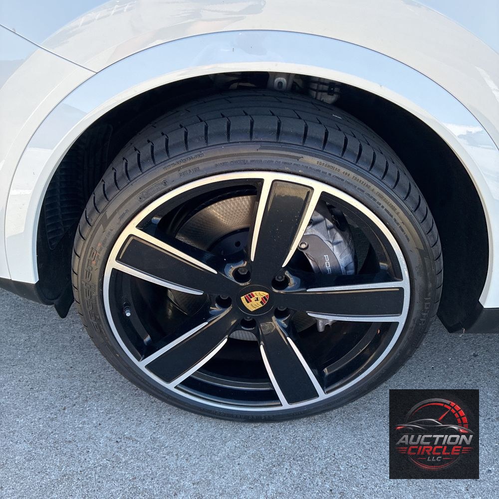 2022 Porsche Cayenne Platinum Edition