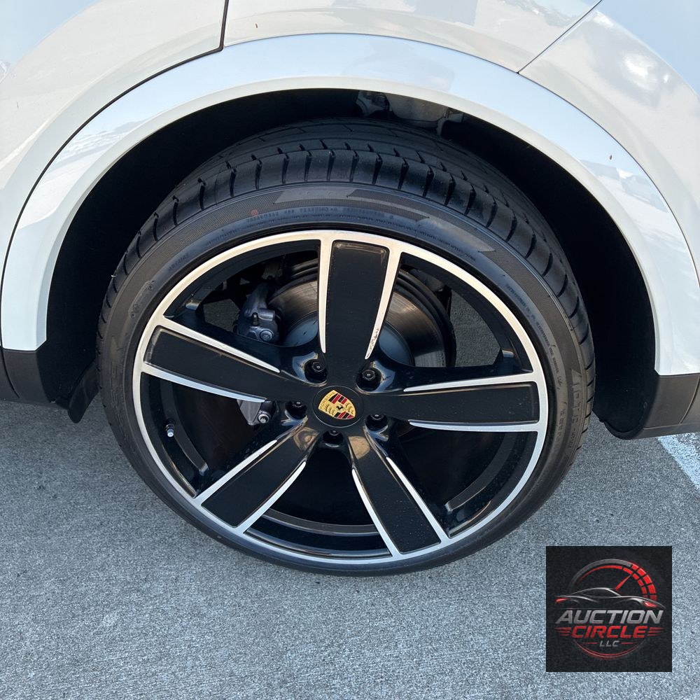2022 Porsche Cayenne Platinum Edition