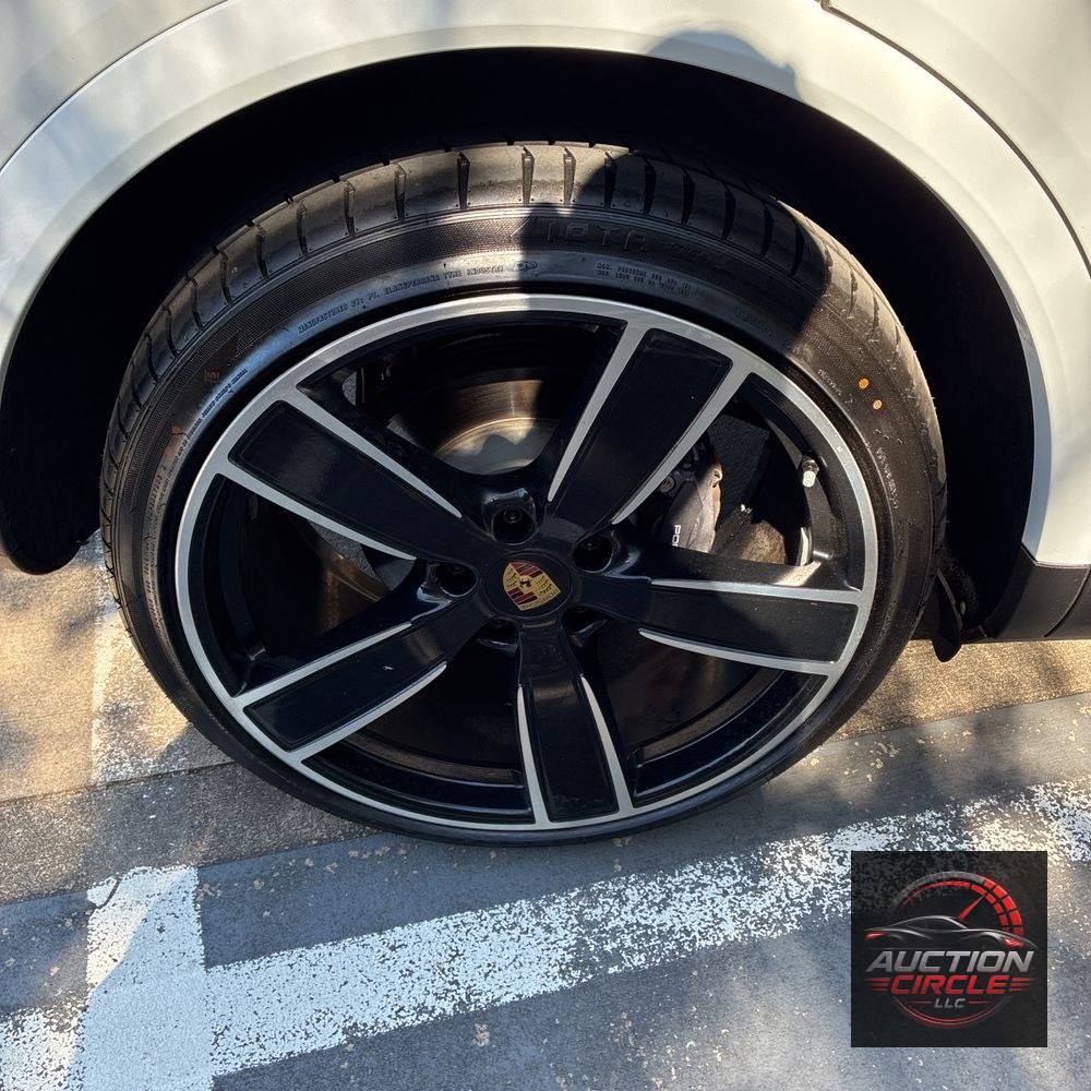 2022 Porsche Cayenne Platinum Edition