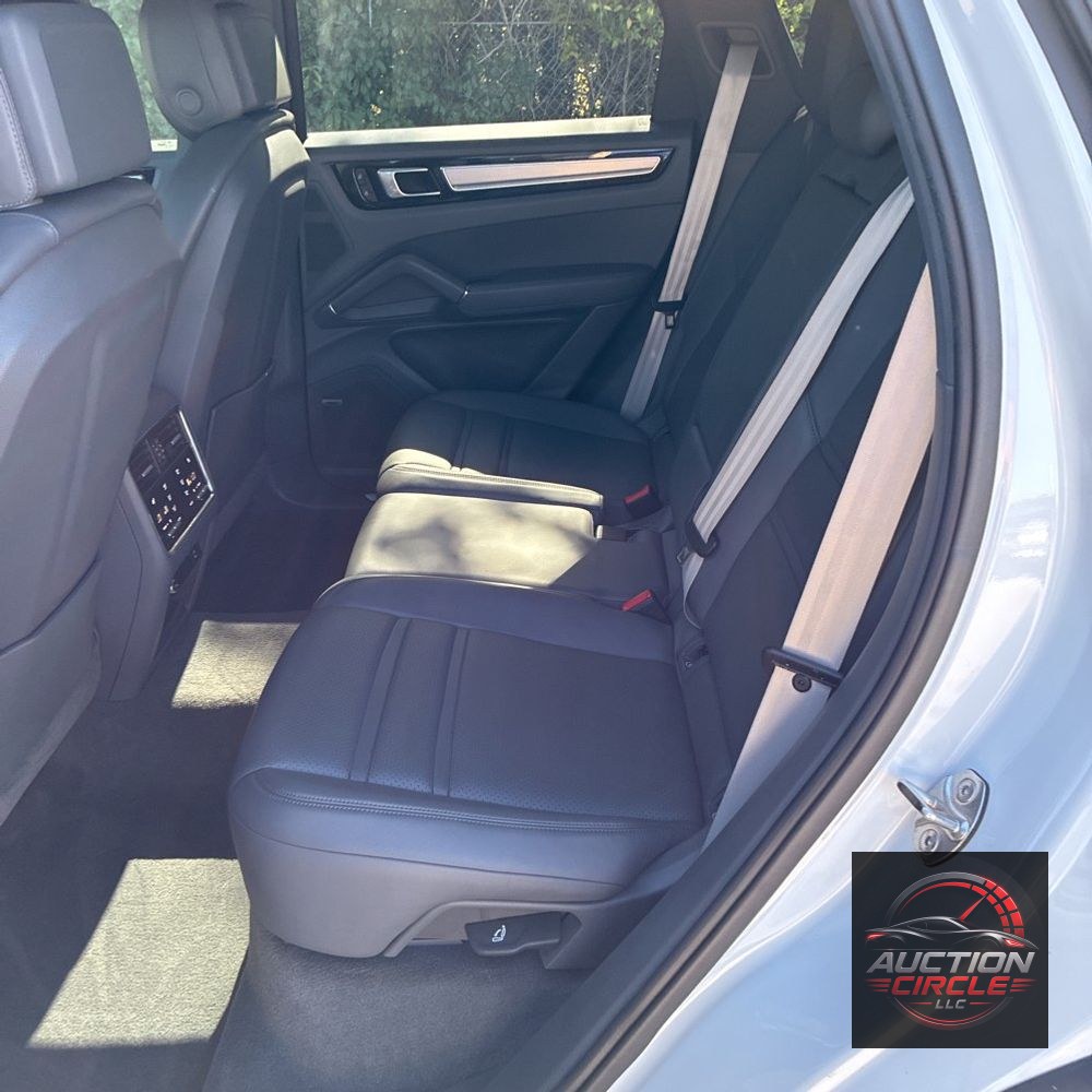 2022 Porsche Cayenne Platinum Edition