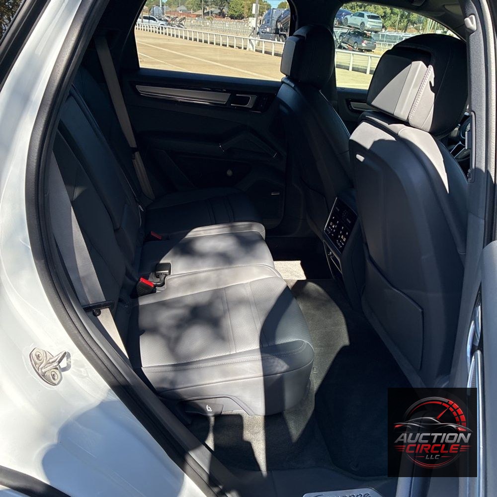 2022 Porsche Cayenne Platinum Edition