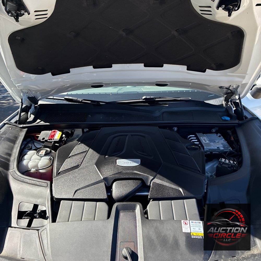 2022 Porsche Cayenne Platinum Edition
