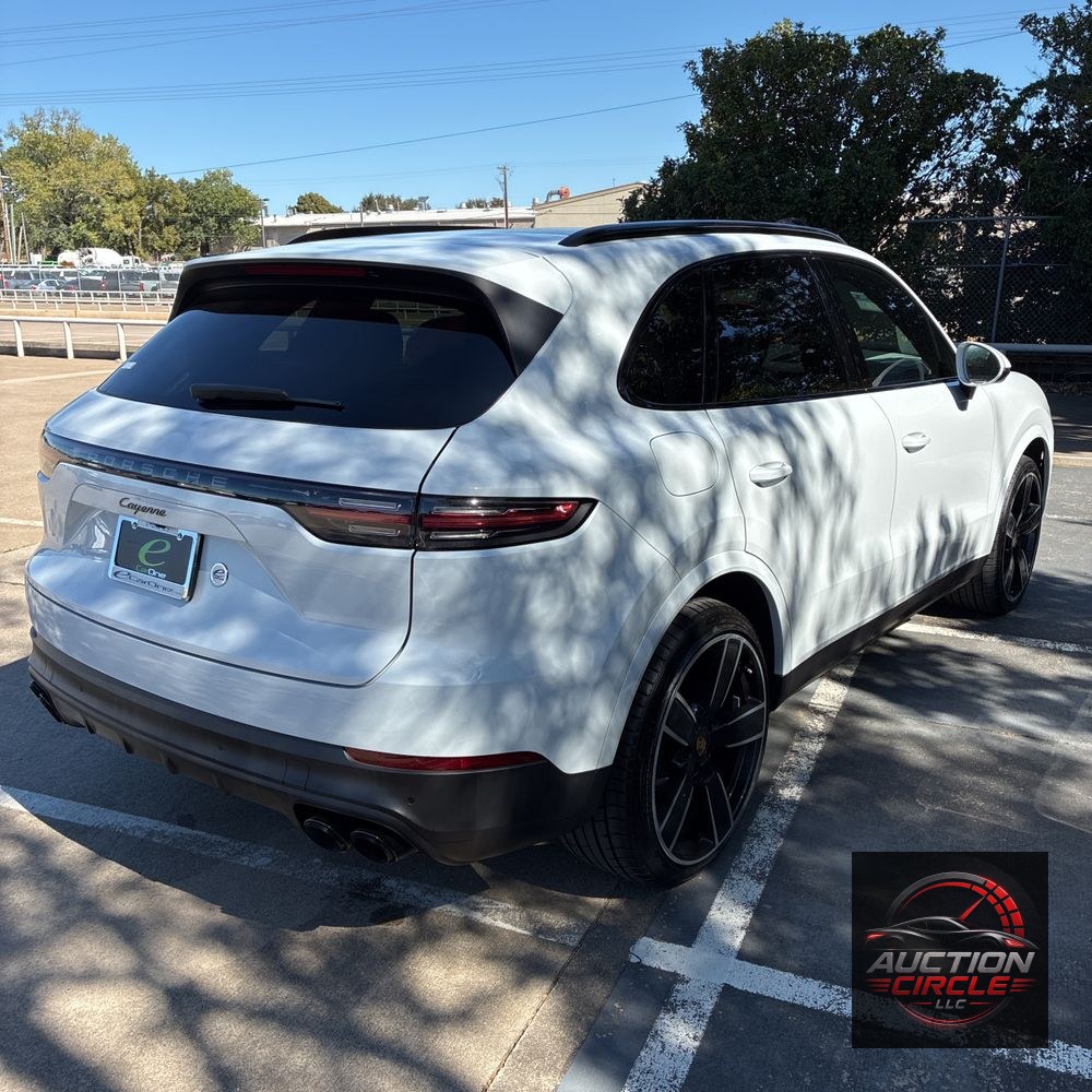2022 Porsche Cayenne Platinum Edition