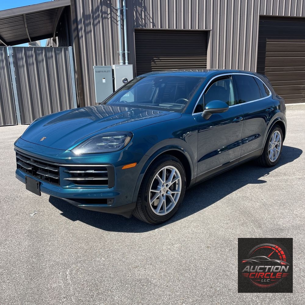 2024 Porsche Cayenne Base