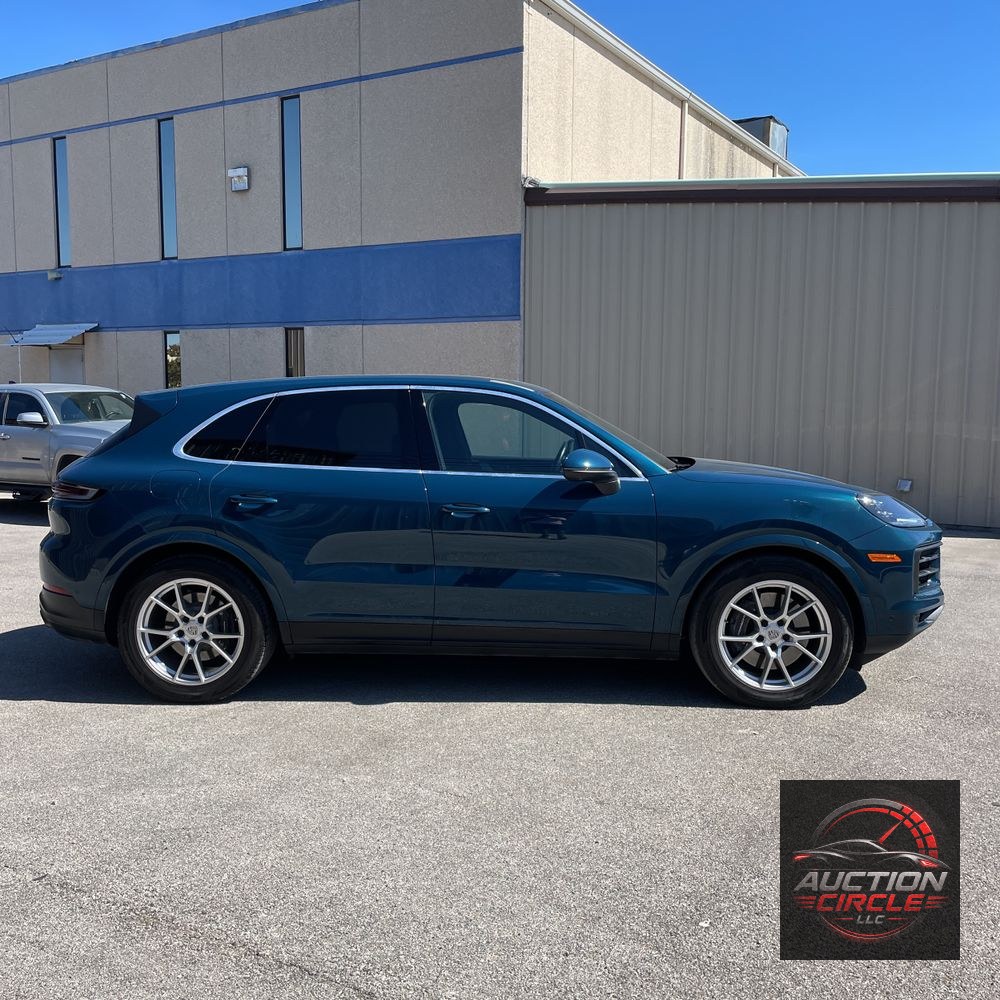2024 Porsche Cayenne Base