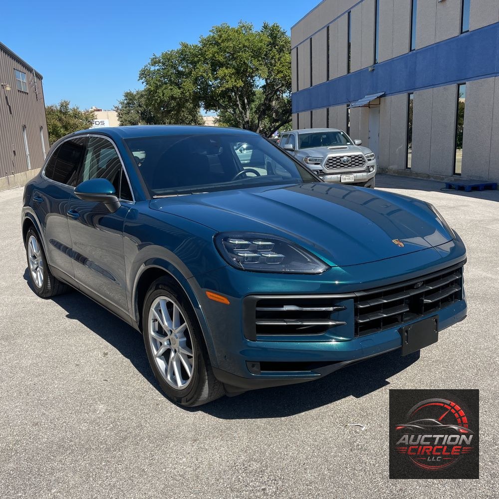 2024 Porsche Cayenne Base