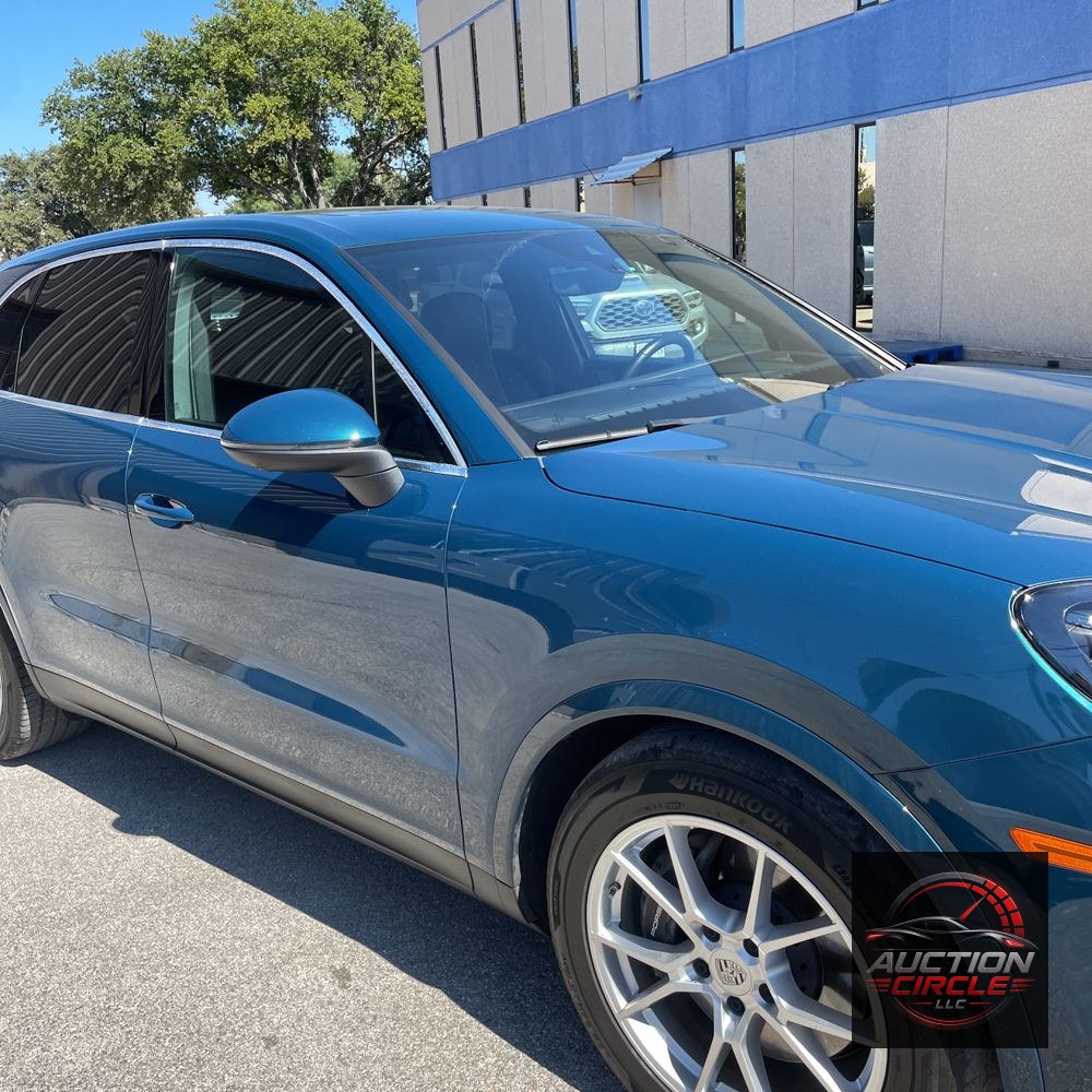 2024 Porsche Cayenne Base