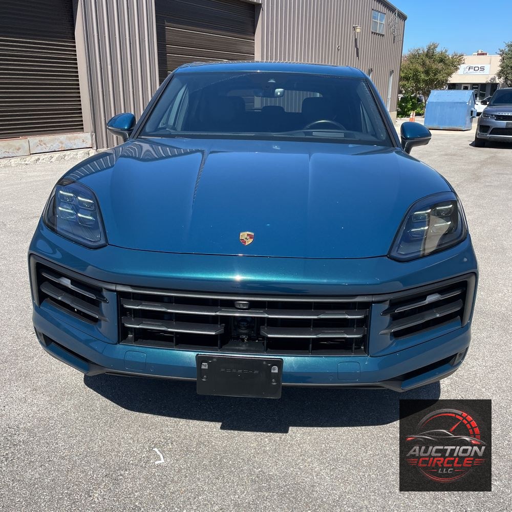 2024 Porsche Cayenne Base