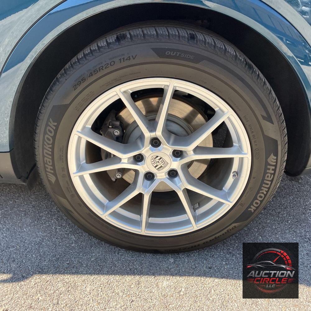 2024 Porsche Cayenne Base