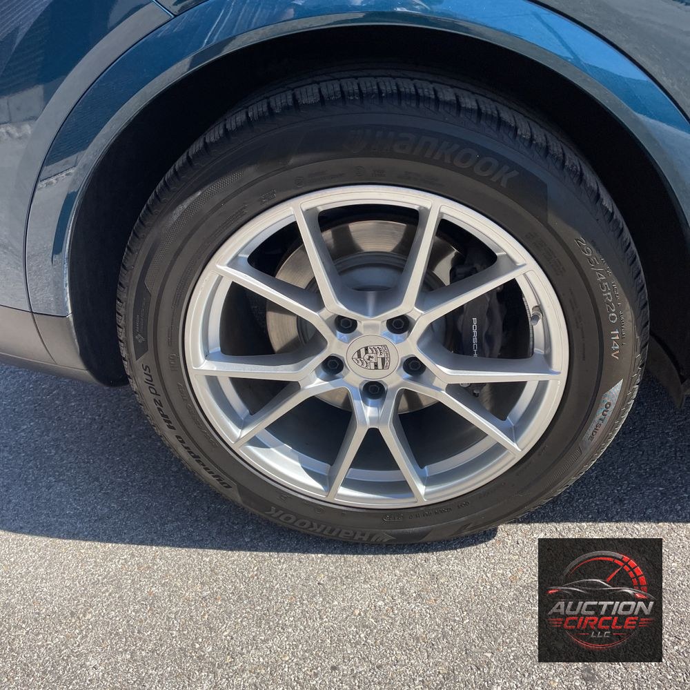 2024 Porsche Cayenne Base