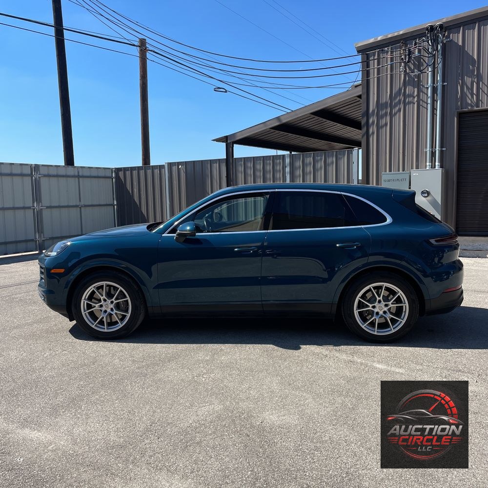 2024 Porsche Cayenne Base