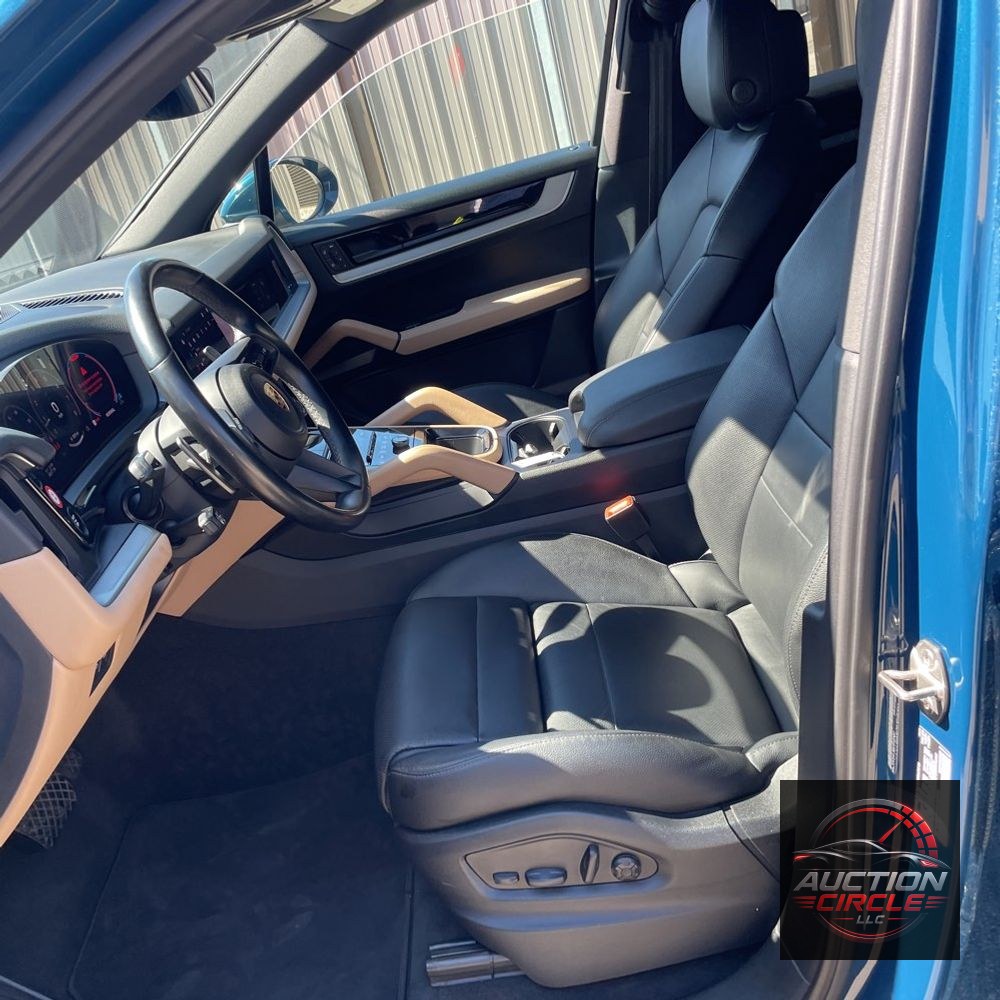 2024 Porsche Cayenne Base