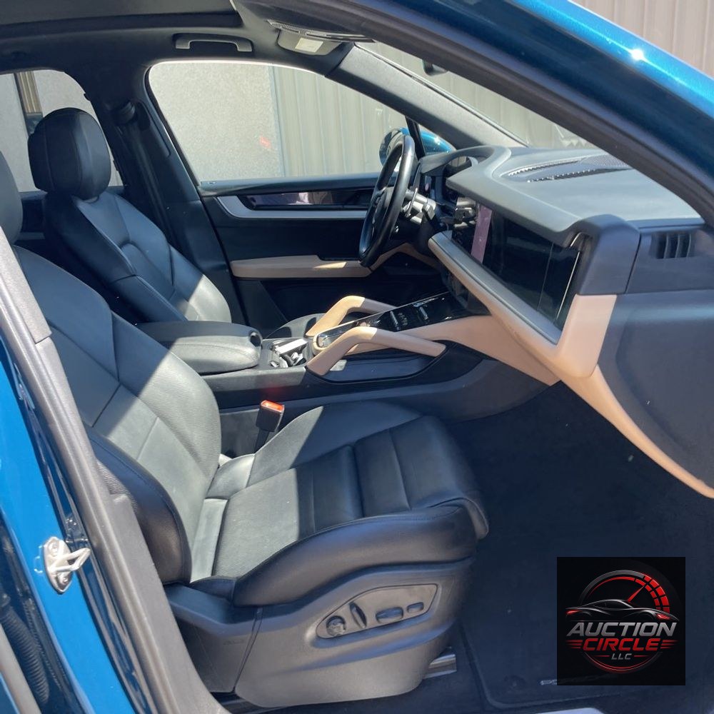 2024 Porsche Cayenne Base