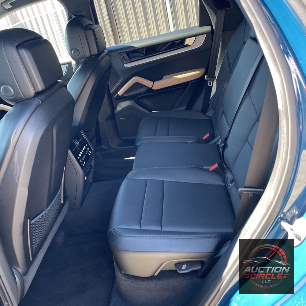2024 Porsche Cayenne Base