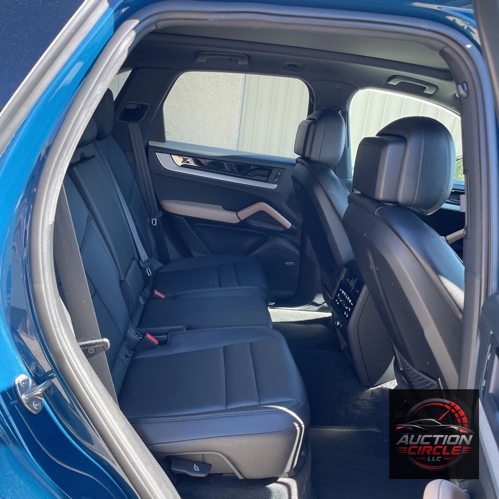 2024 Porsche Cayenne Base