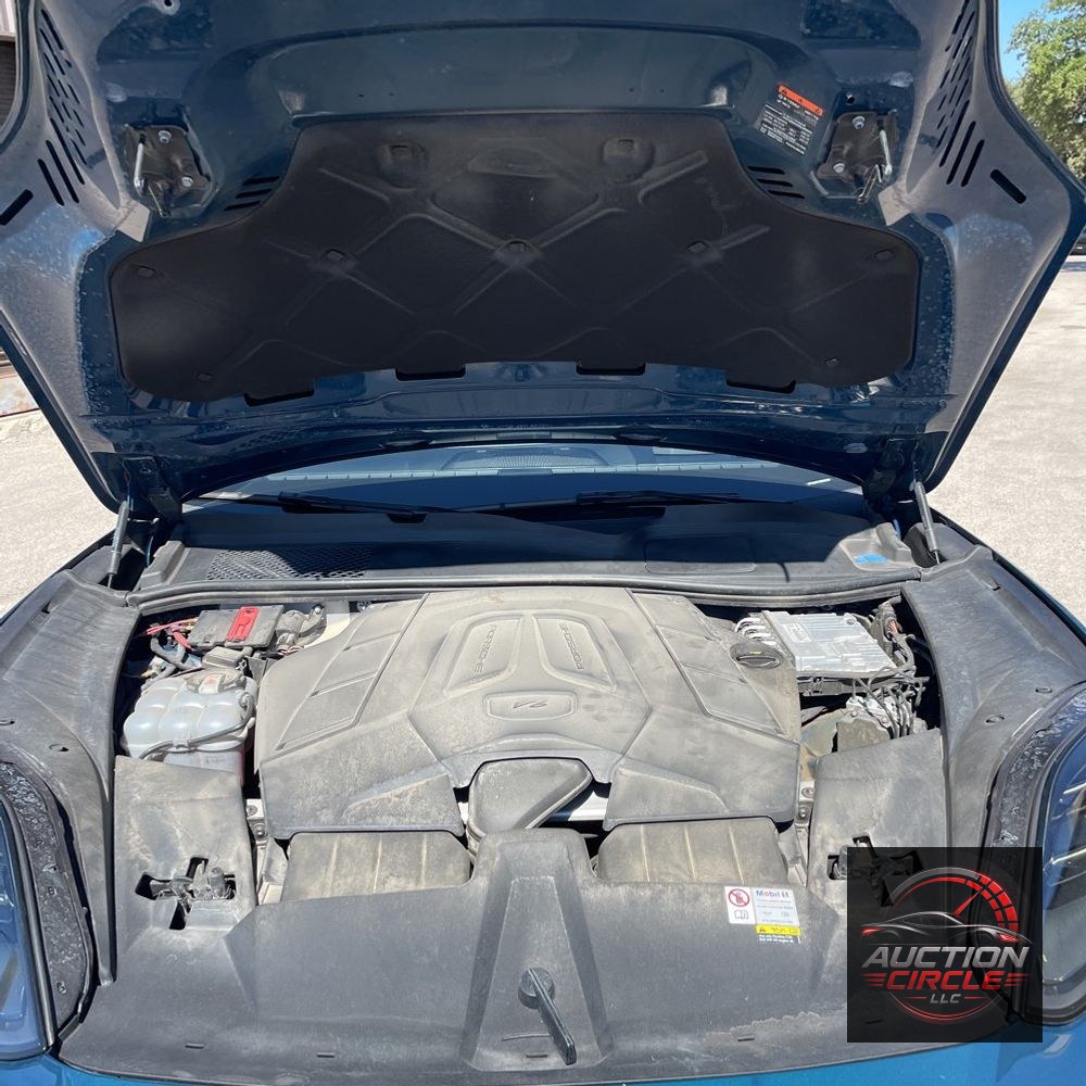 2024 Porsche Cayenne Base
