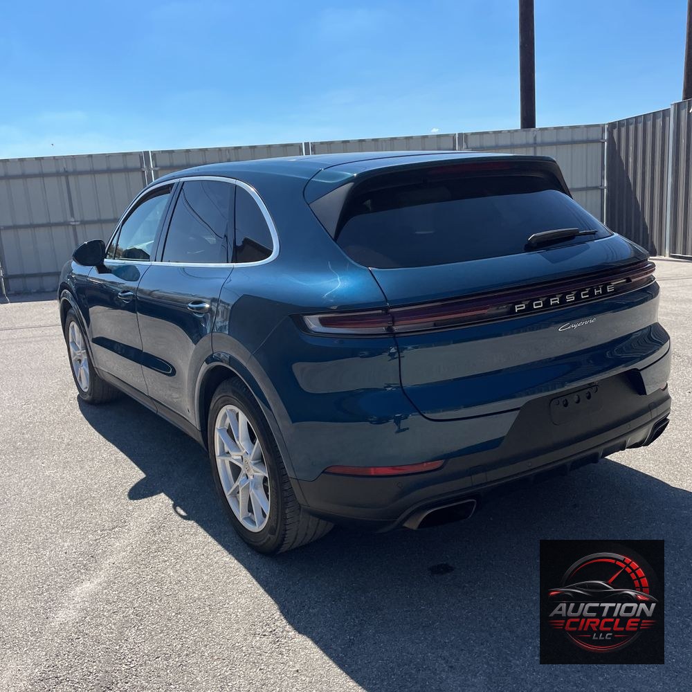 2024 Porsche Cayenne Base