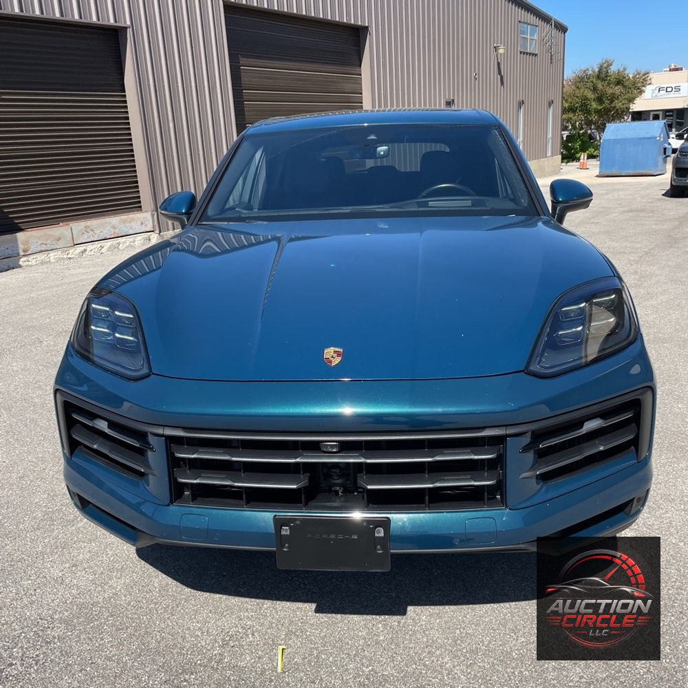 2024 Porsche Cayenne Base