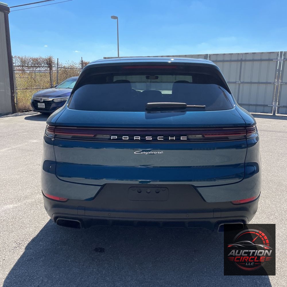 2024 Porsche Cayenne Base