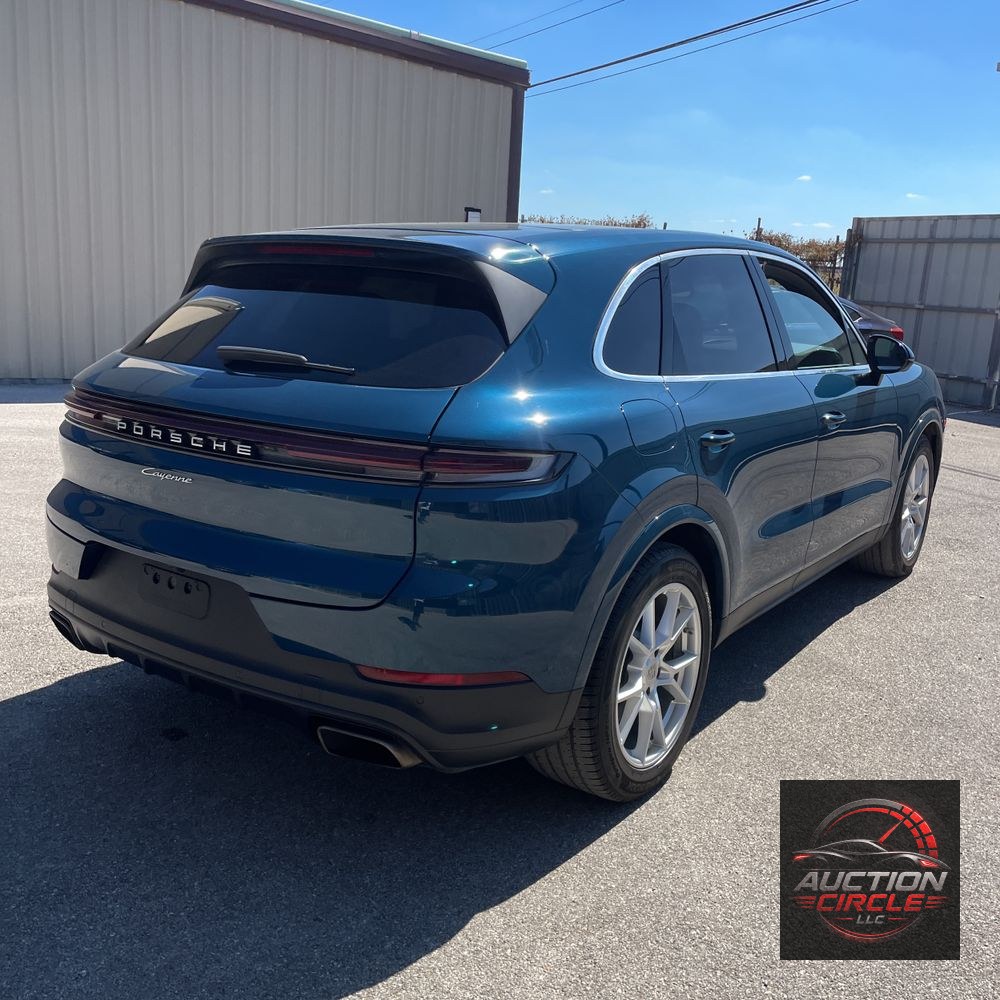 2024 Porsche Cayenne Base