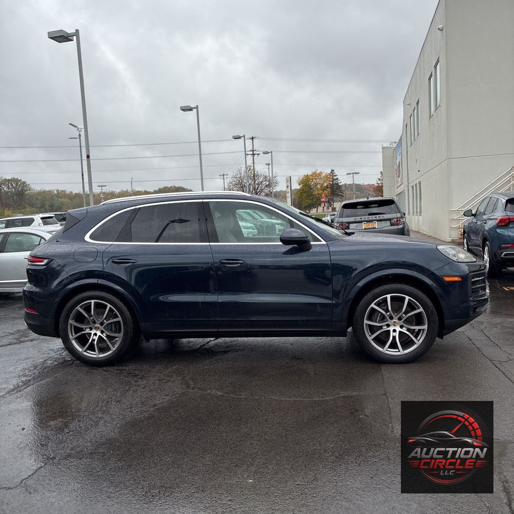 2024 Porsche Cayenne Base