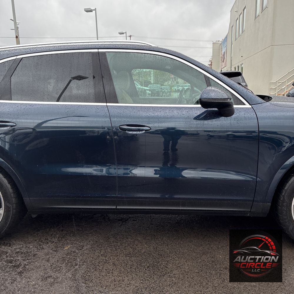 2024 Porsche Cayenne Base