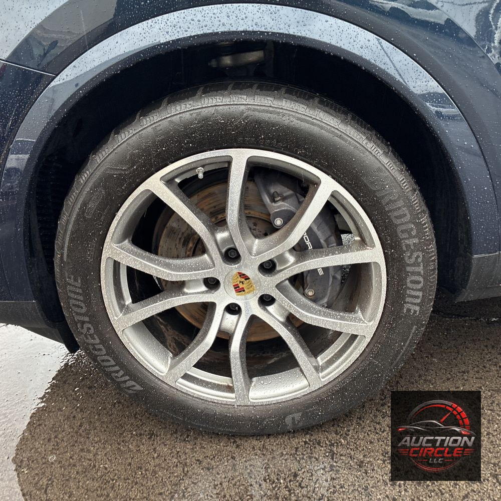 2024 Porsche Cayenne Base